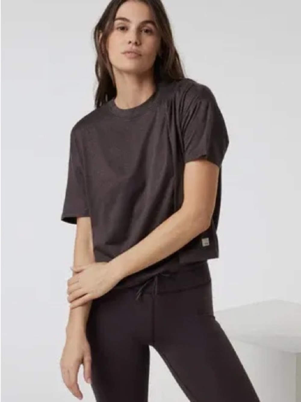 Vuori Energy Tee Cropped Relaxed Fit Crewneck Tee Brown Size XS Athleisure